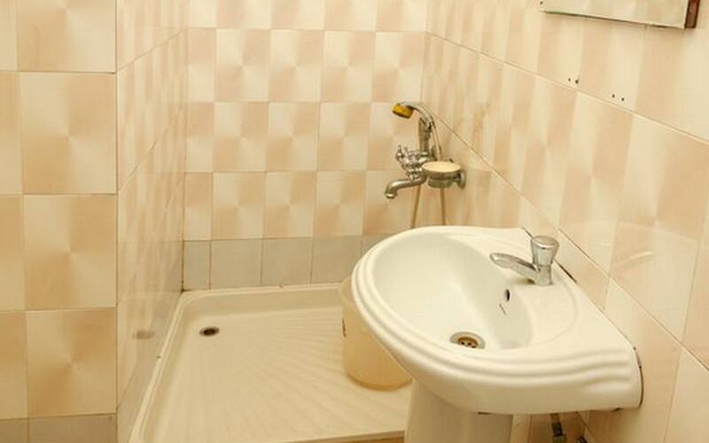 Shahenshah Houseboat 5, Srinagar 5